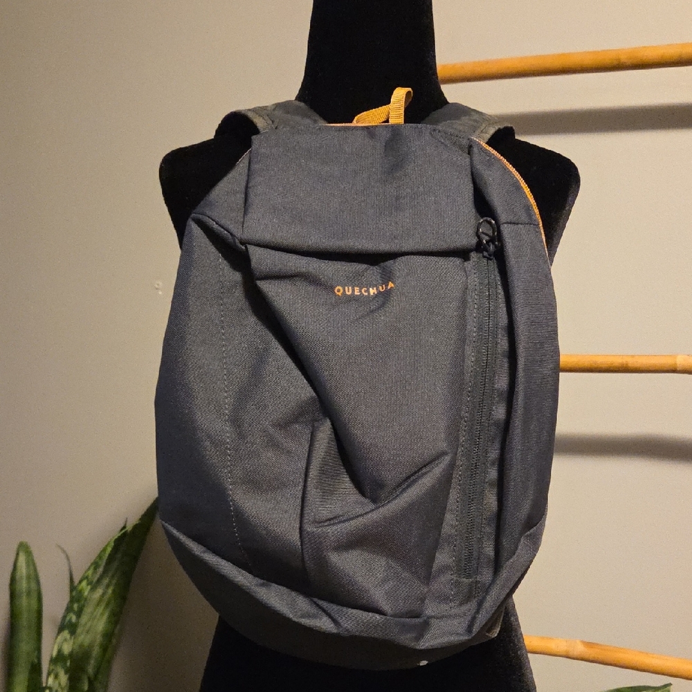 Quechua 10L Blue/Gray Daypack